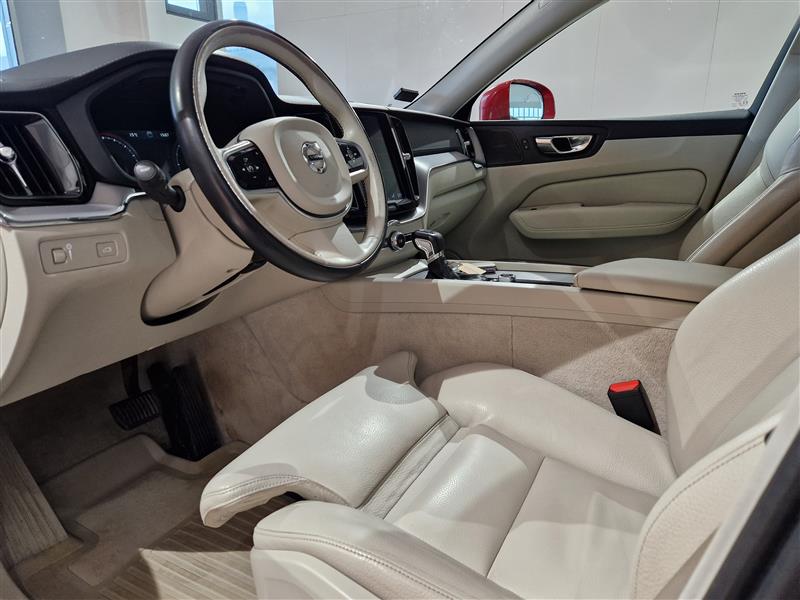 VOLVO XC60 2019