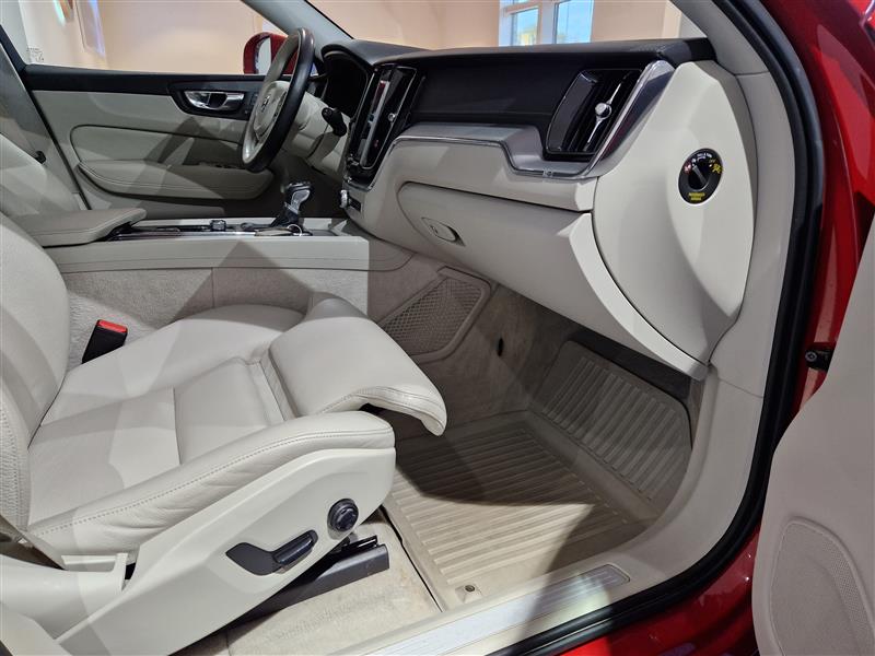 VOLVO XC60 2019