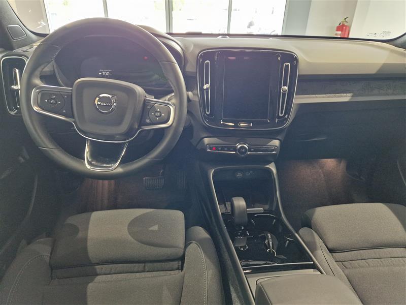 VOLVO C40 2024