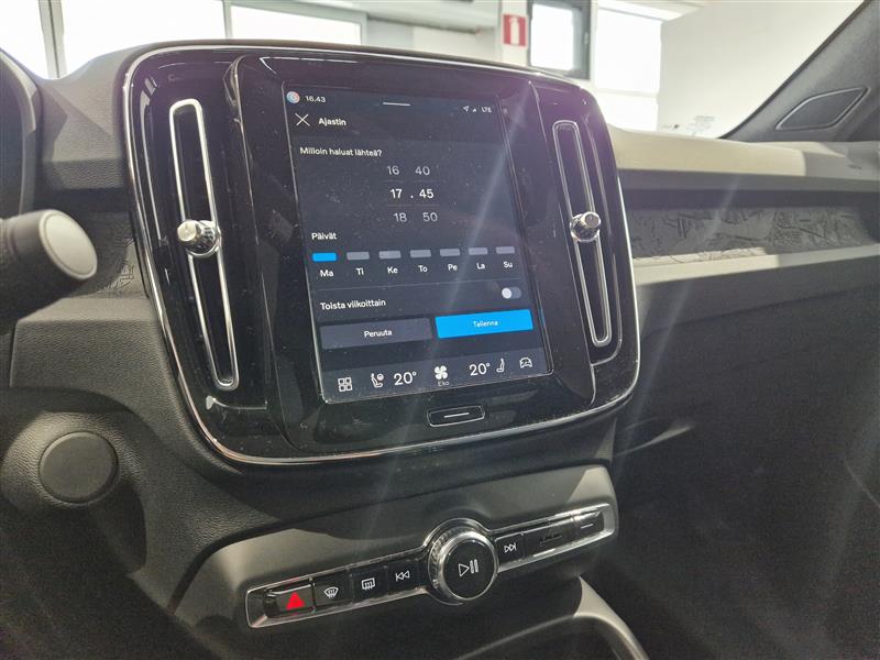 VOLVO C40 2024
