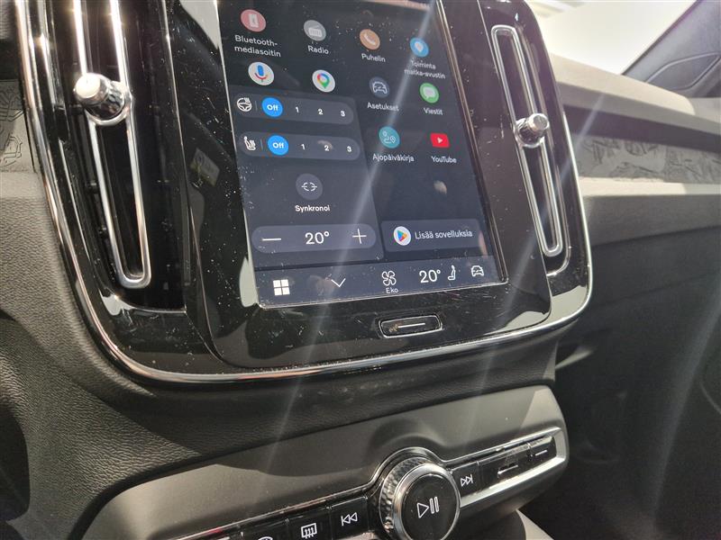 VOLVO C40 2024