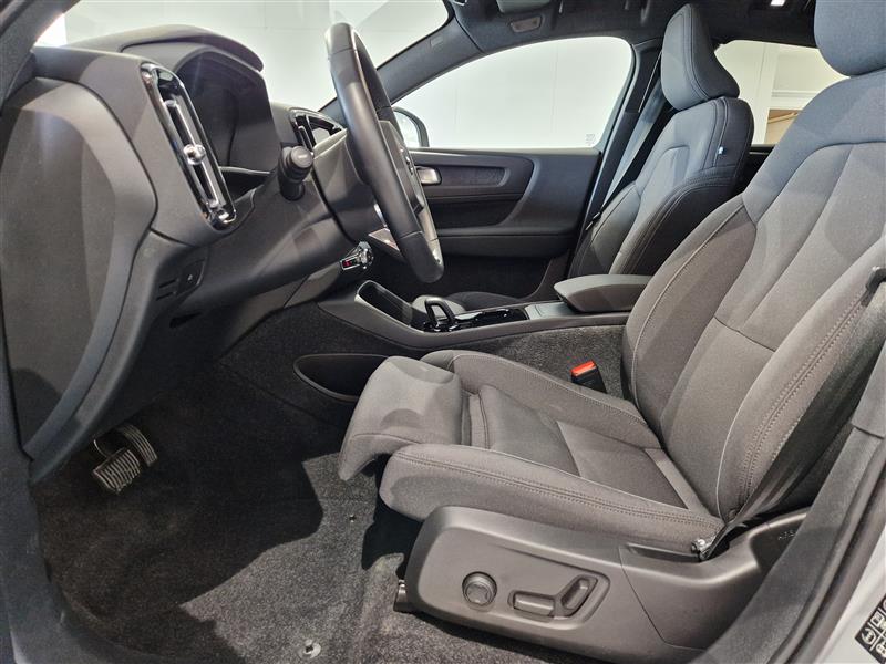 VOLVO C40 2024
