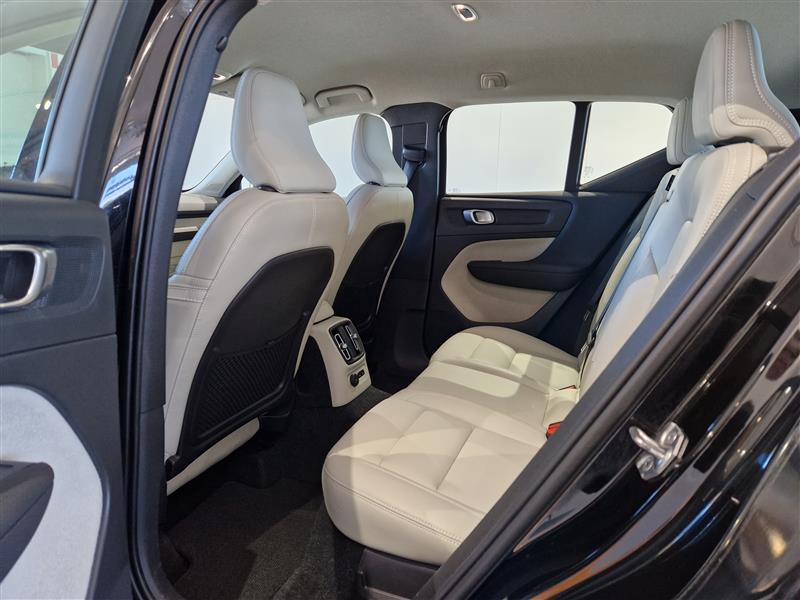 VOLVO XC40 2021