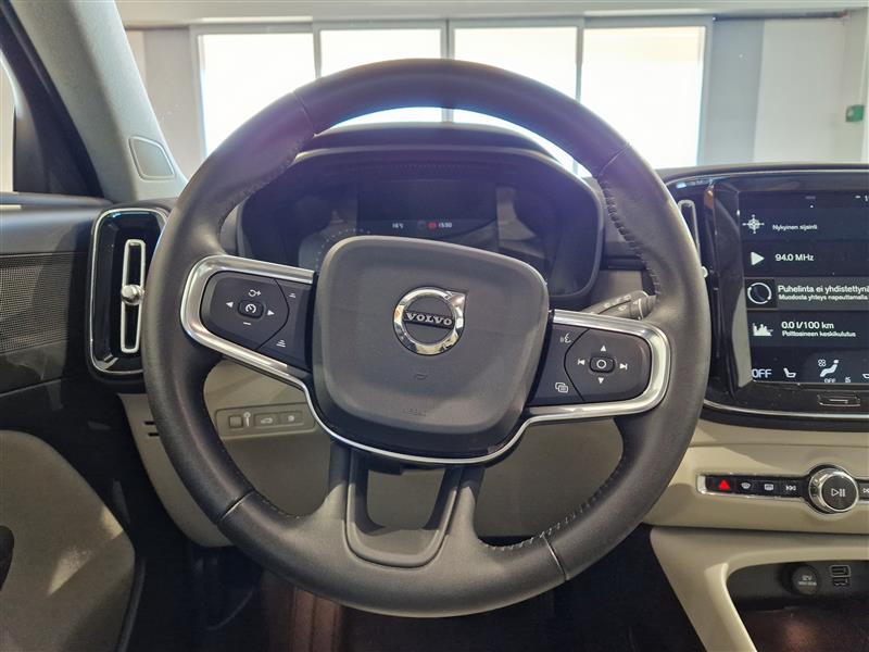 VOLVO XC40 2021