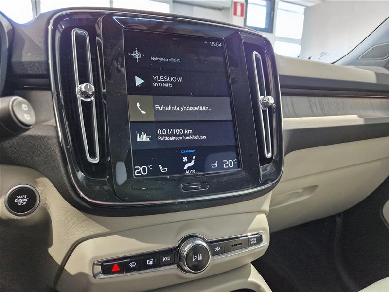 VOLVO XC40 2021