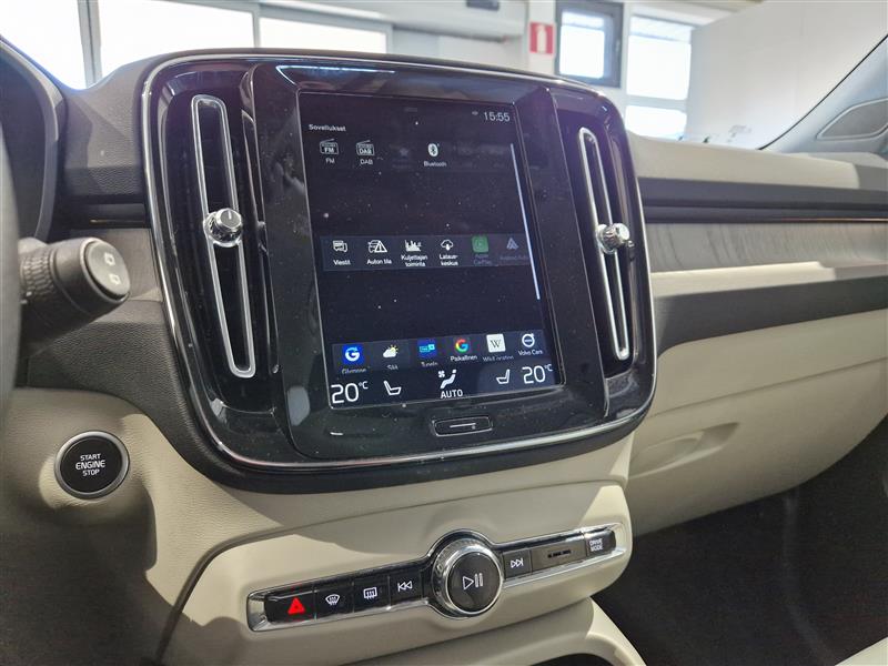 VOLVO XC40 2021