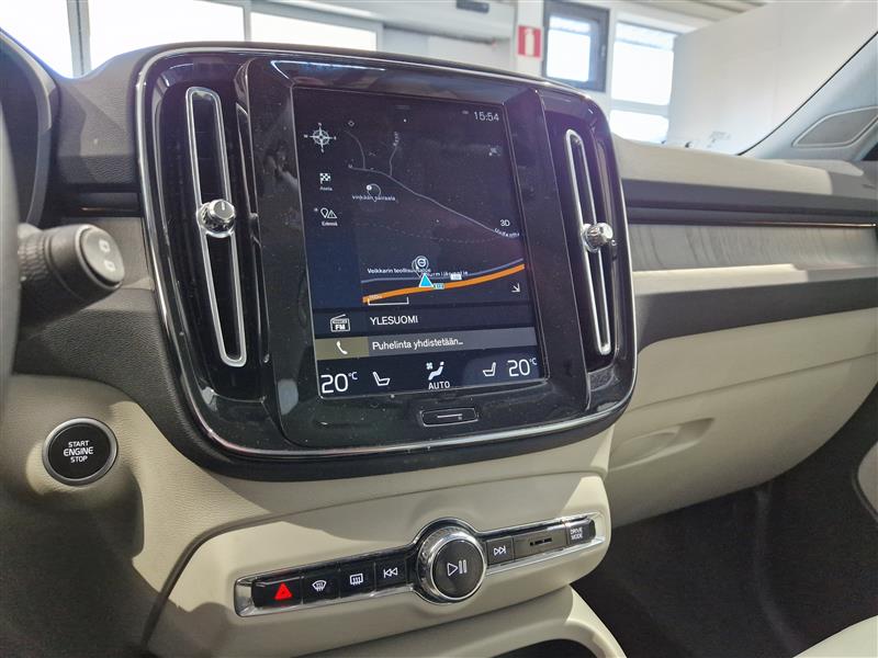 VOLVO XC40 2021