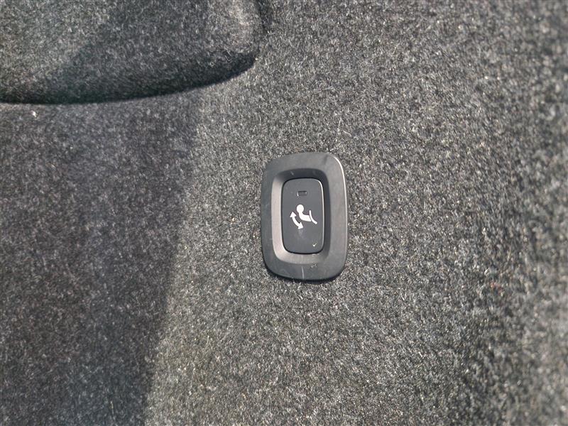 VOLVO XC40 2021
