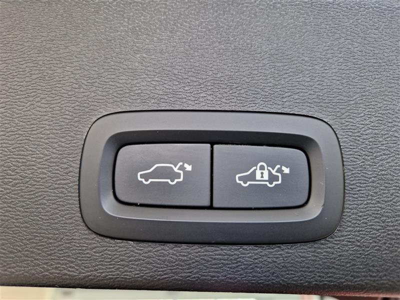 VOLVO XC40 2021