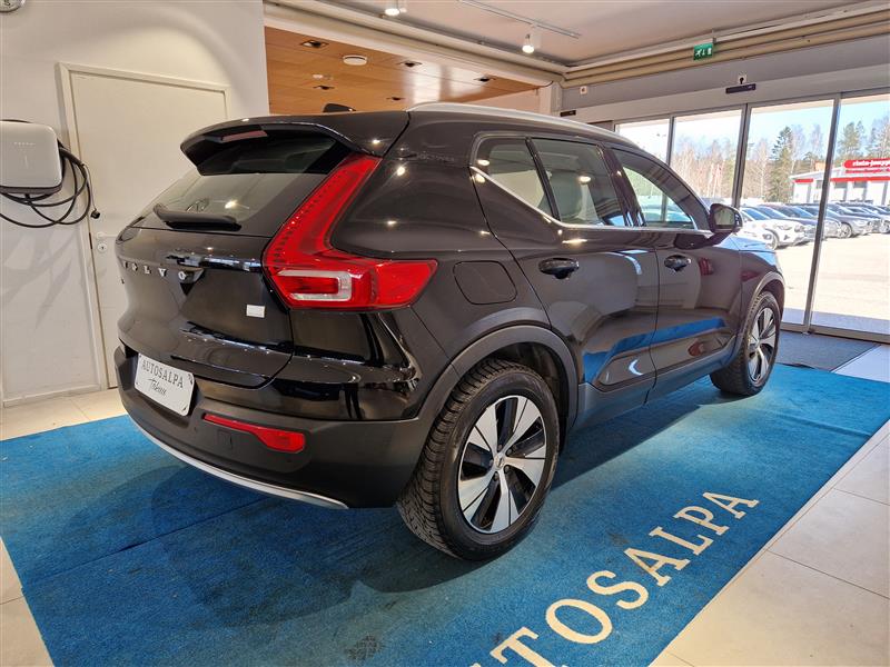 VOLVO XC40 2021