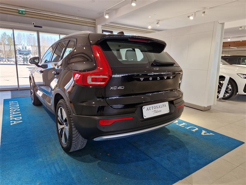 VOLVO XC40 2021