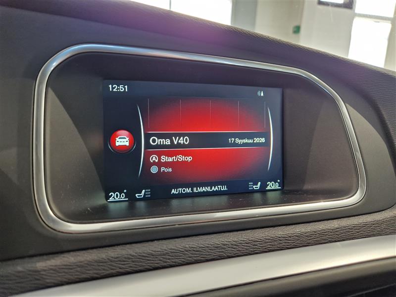 VOLVO V40 2016