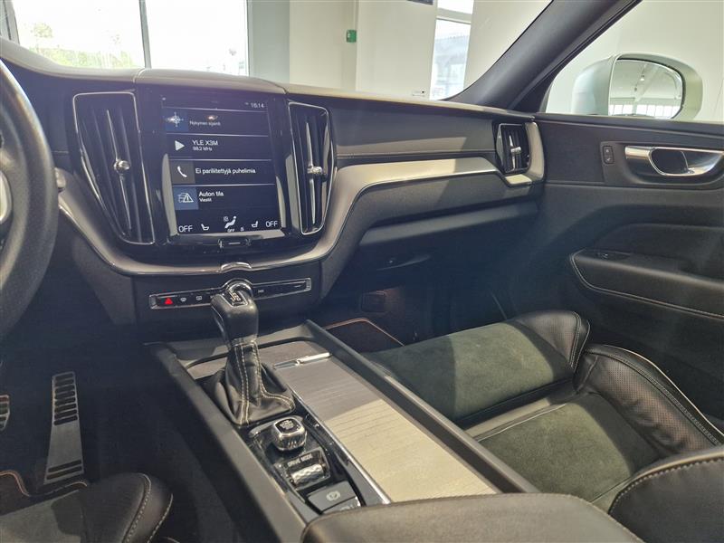 VOLVO XC60 2019