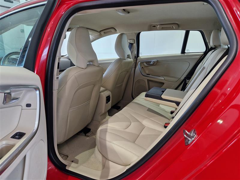 VOLVO V60 2017