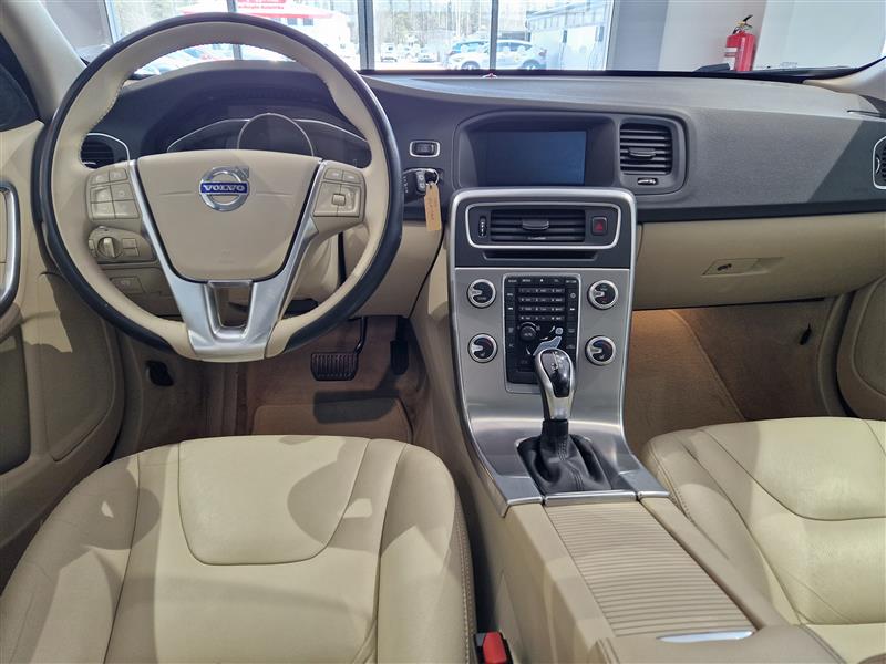 VOLVO V60 2017