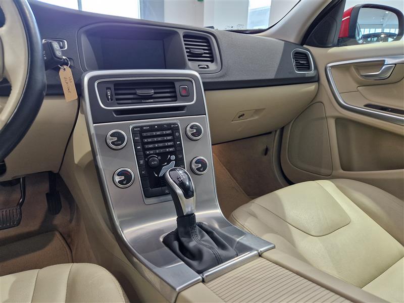 VOLVO V60 2017