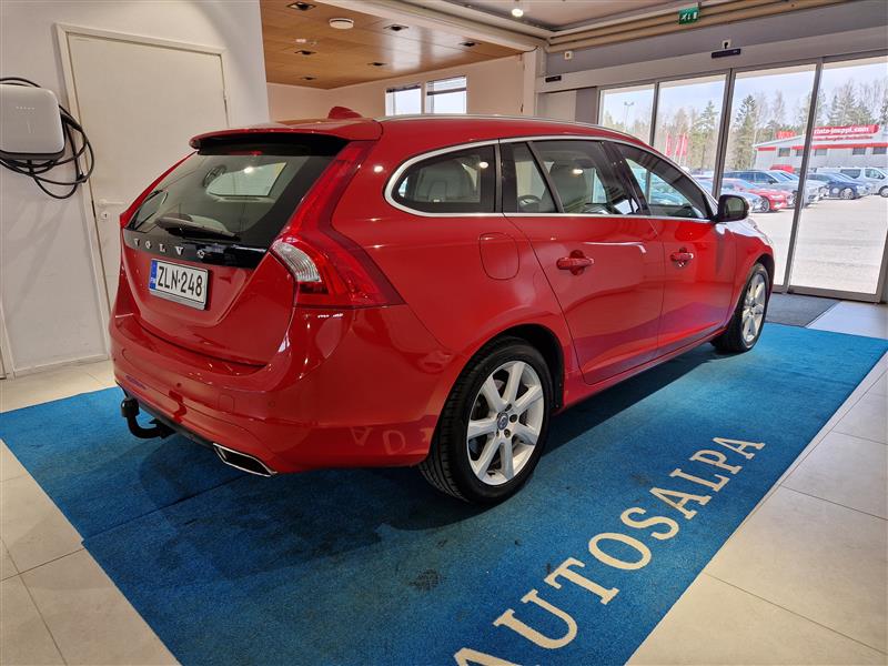 VOLVO V60 2017