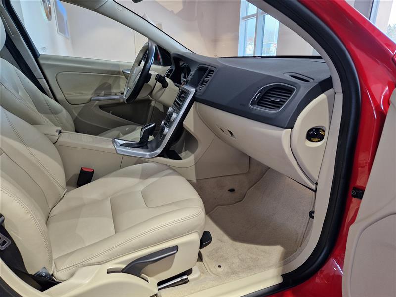VOLVO V60 2017