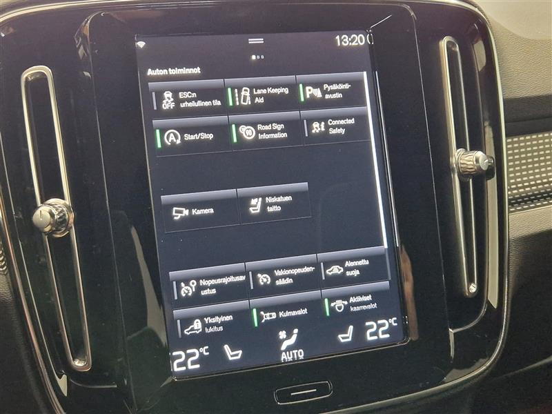 VOLVO XC40 2020