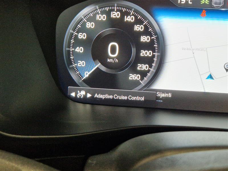 VOLVO XC40 2020