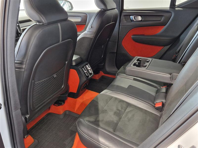 VOLVO XC40 2020