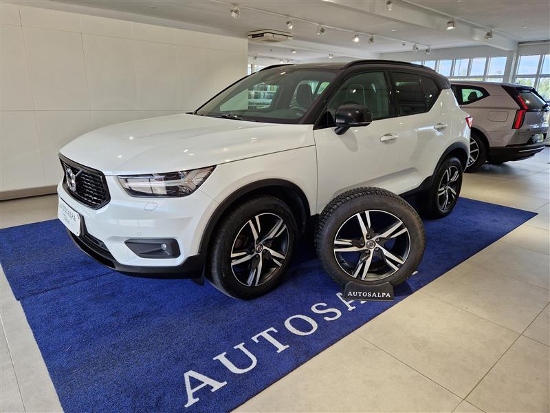 VOLVO XC40 2020