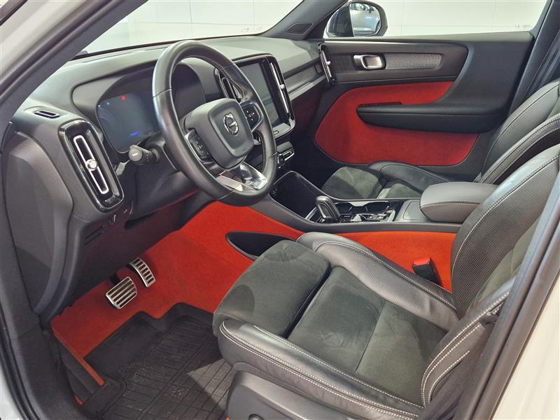 VOLVO XC40 2020