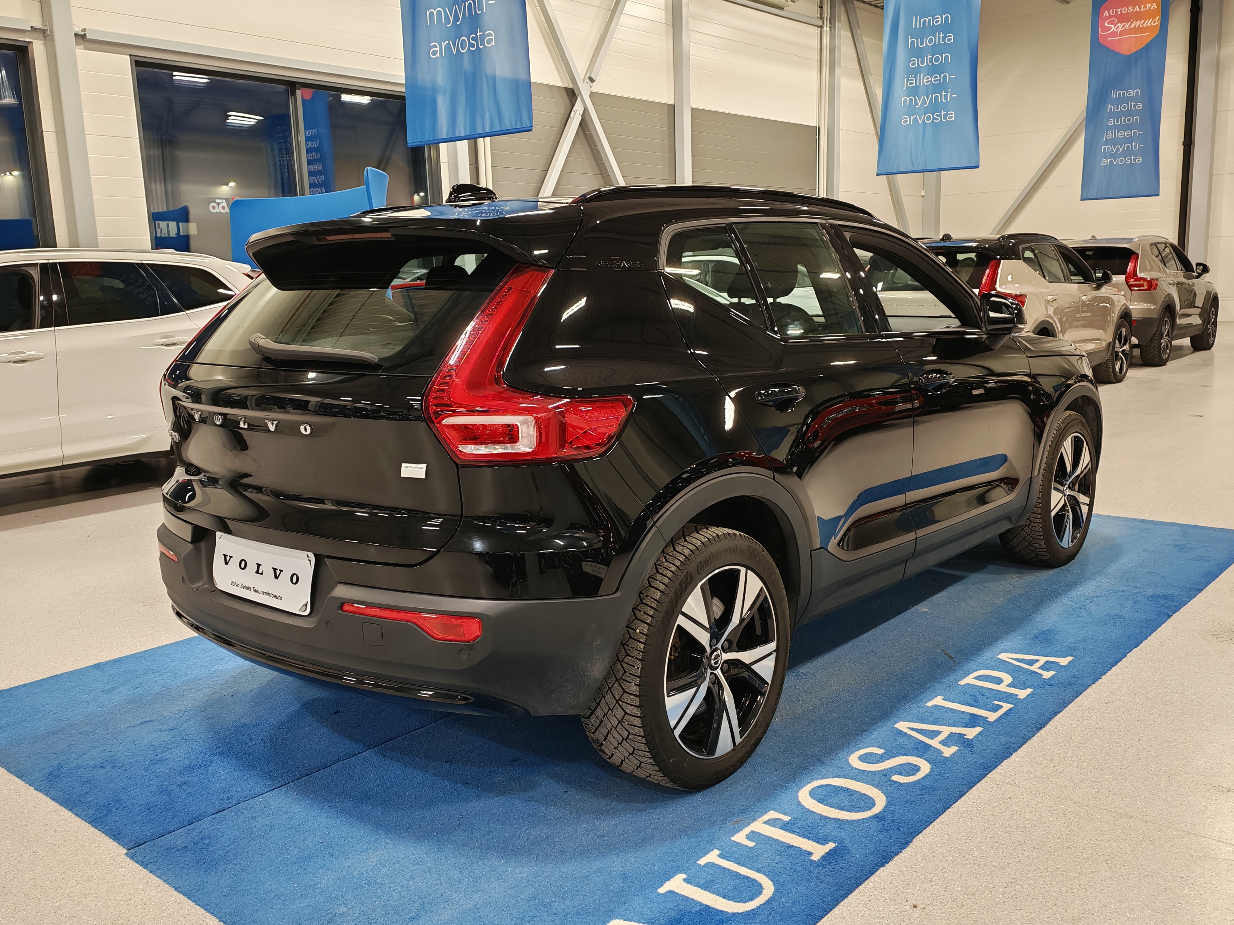 VOLVO XC40 2023