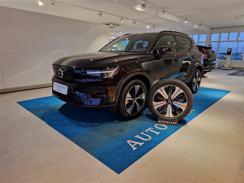 VOLVO XC40 2023