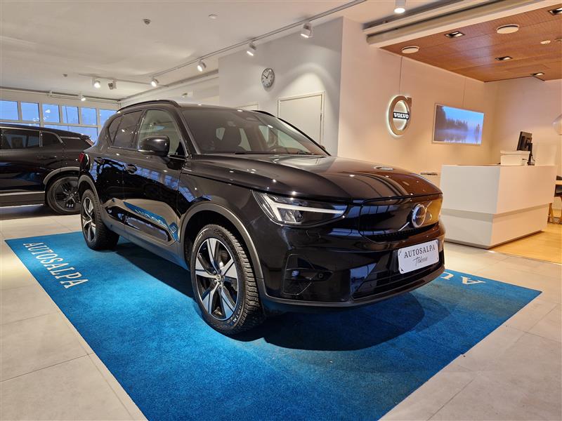 VOLVO XC40 2023