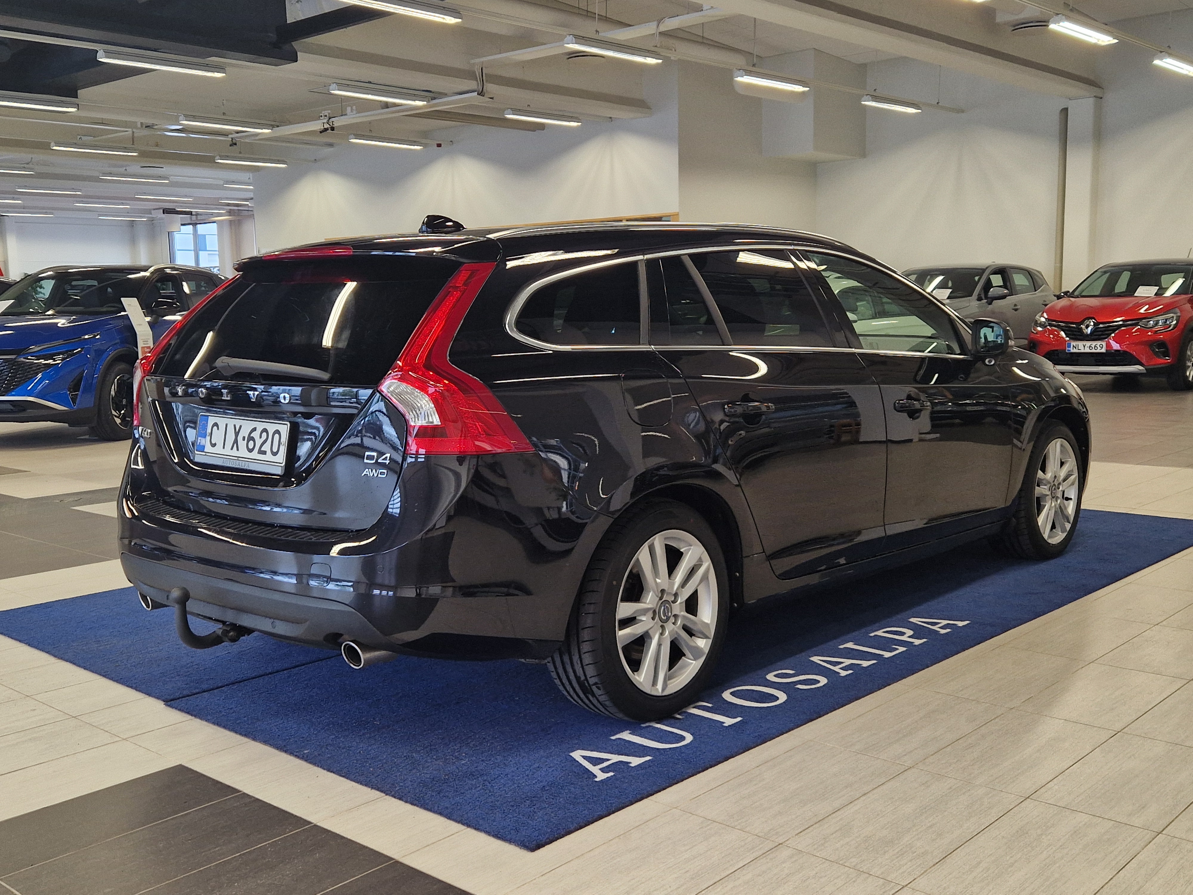 VOLVO V60 2013