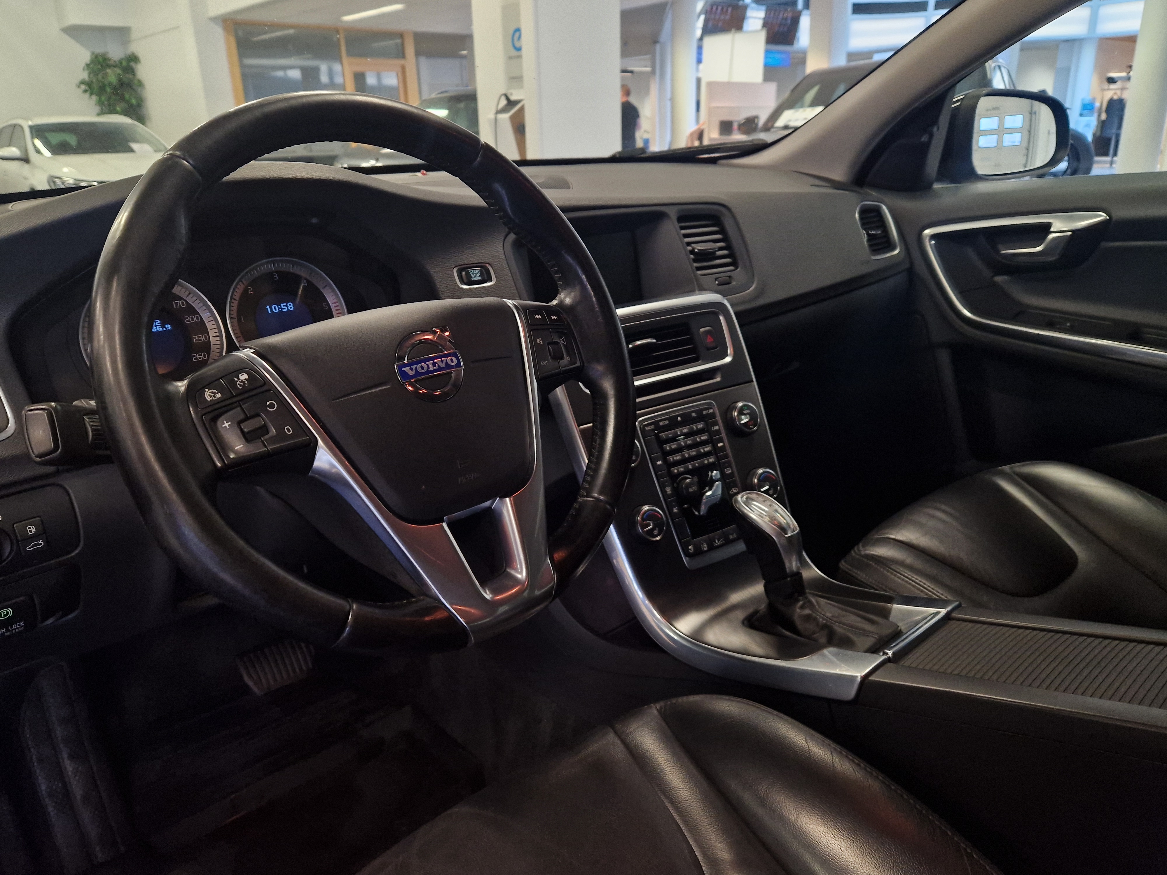 VOLVO V60 2013