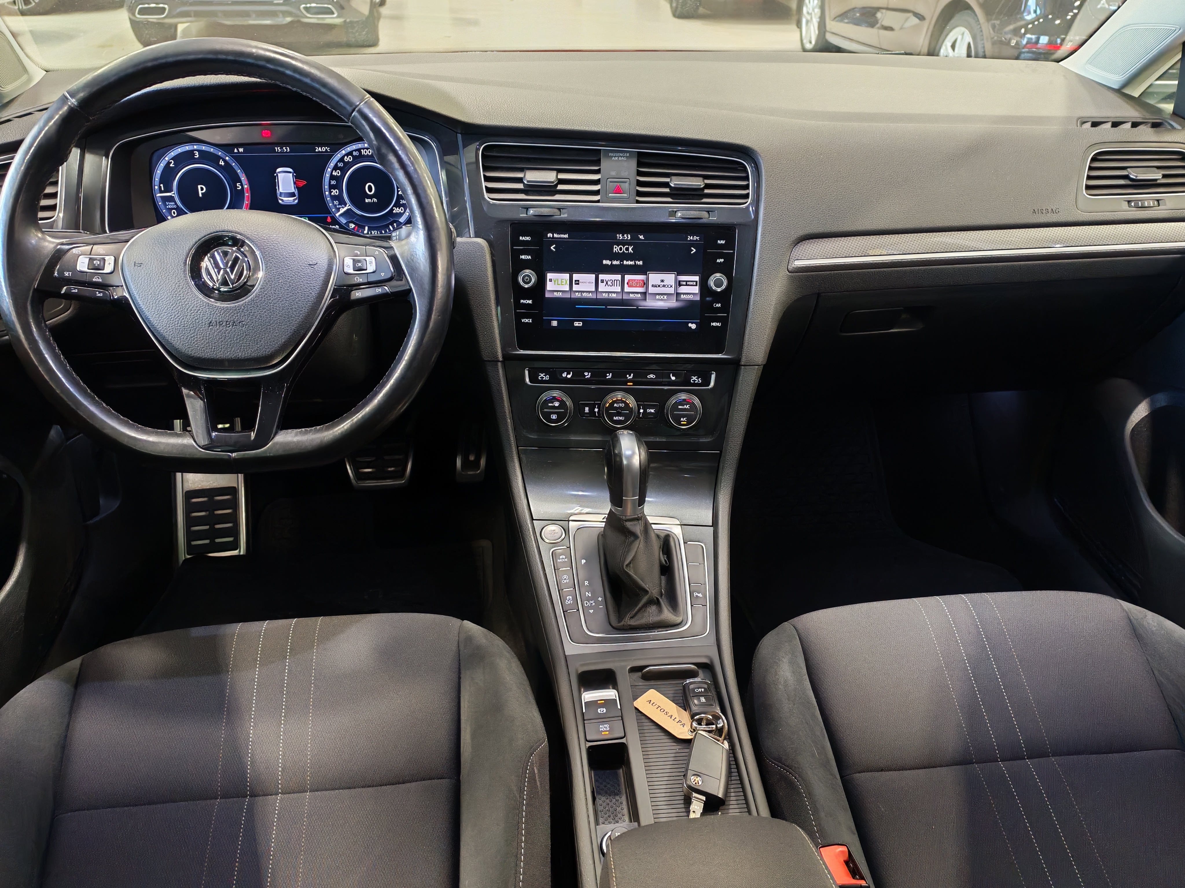 VOLKSWAGEN Golf 2017