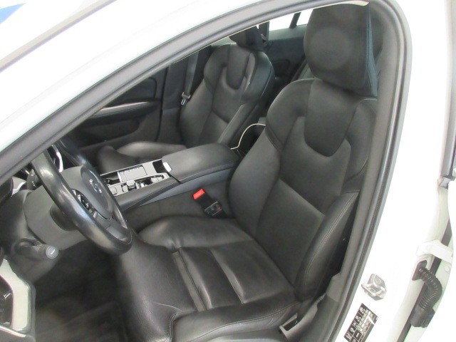 VOLVO V60 2019