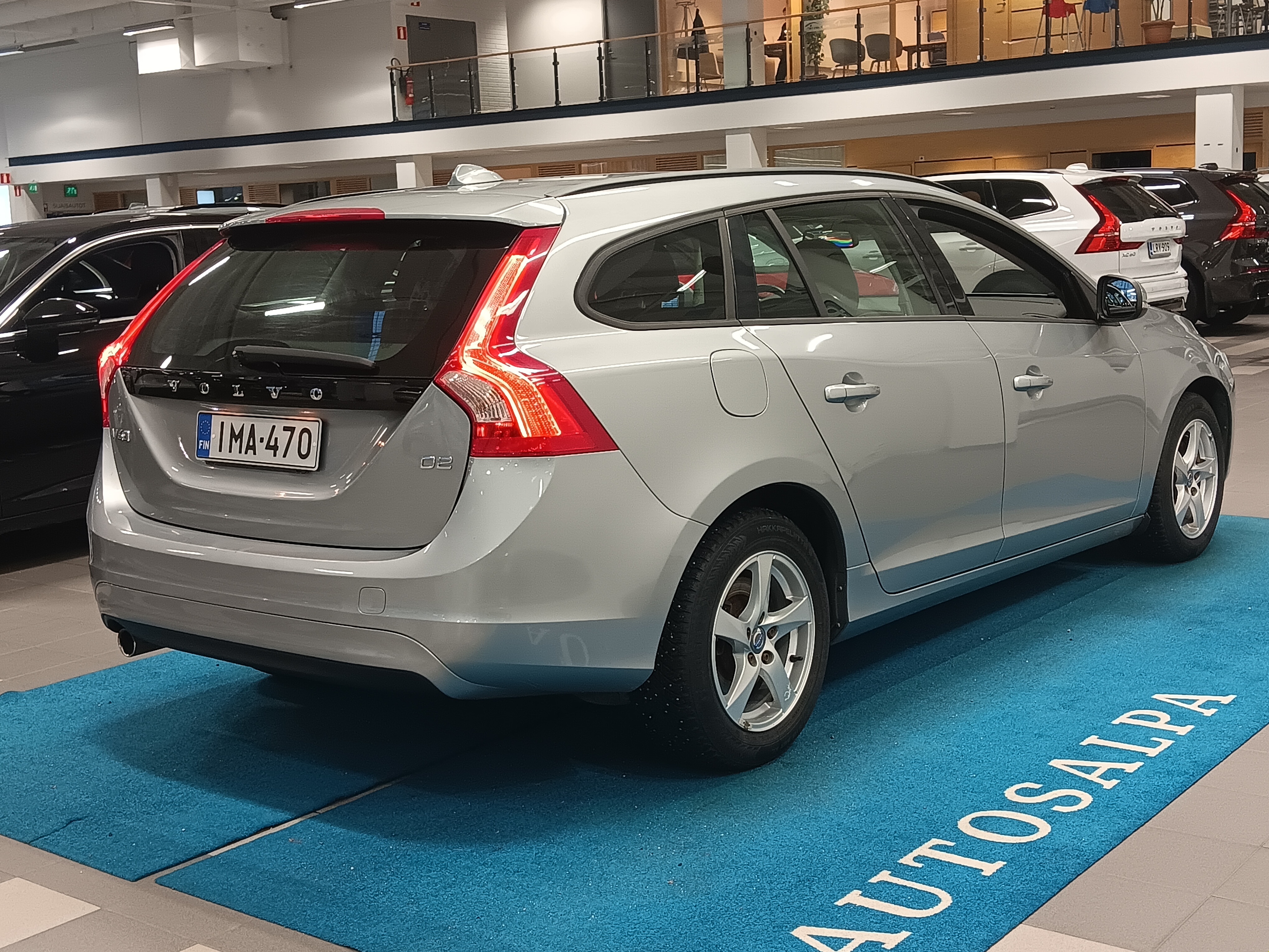 VOLVO V60 2015