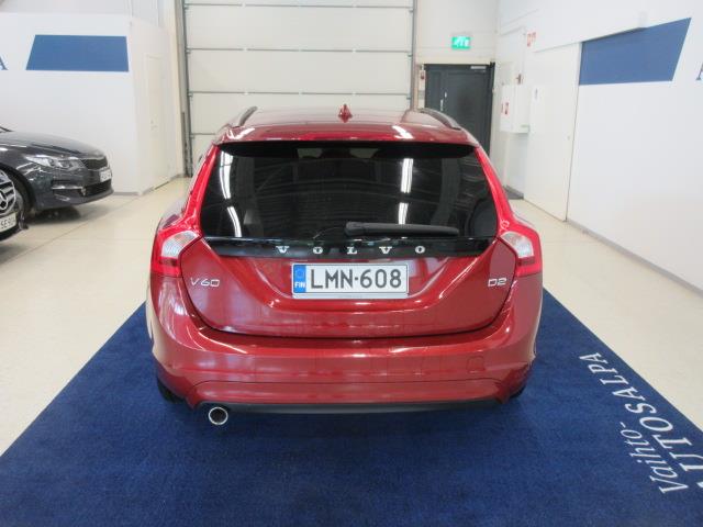 VOLVO V60 2015