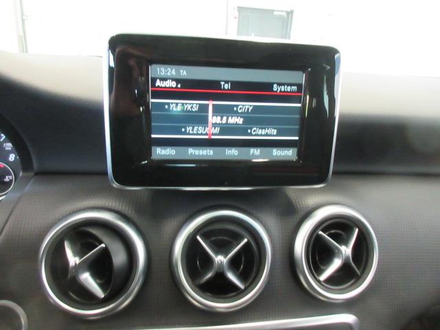 MERCEDES-BENZ A 2015