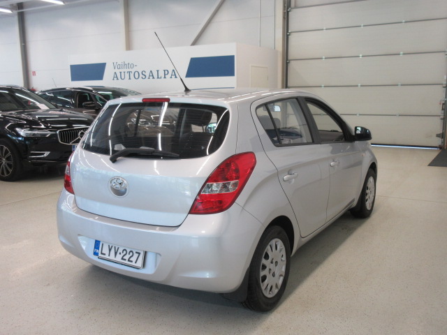 HYUNDAI i20 2010