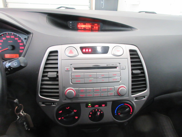 HYUNDAI i20 2010