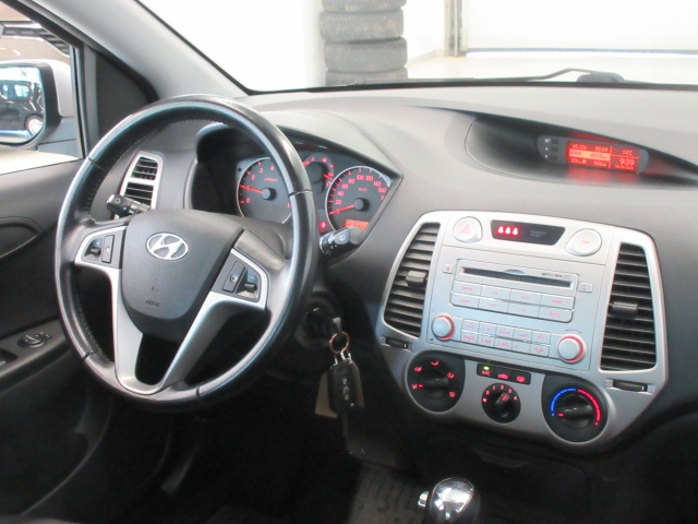 HYUNDAI i20 2010