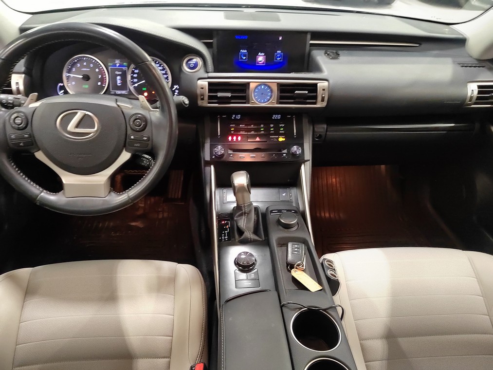 LEXUS IS 2013