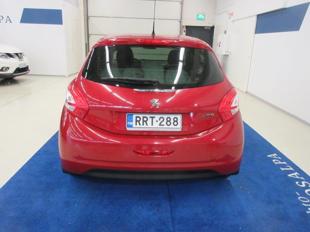 PEUGEOT 208 2013