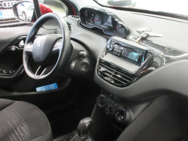 PEUGEOT 208 2013