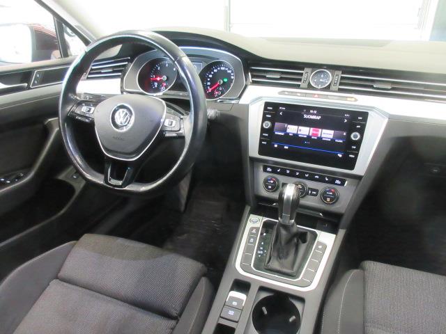 VOLKSWAGEN Passat 2017