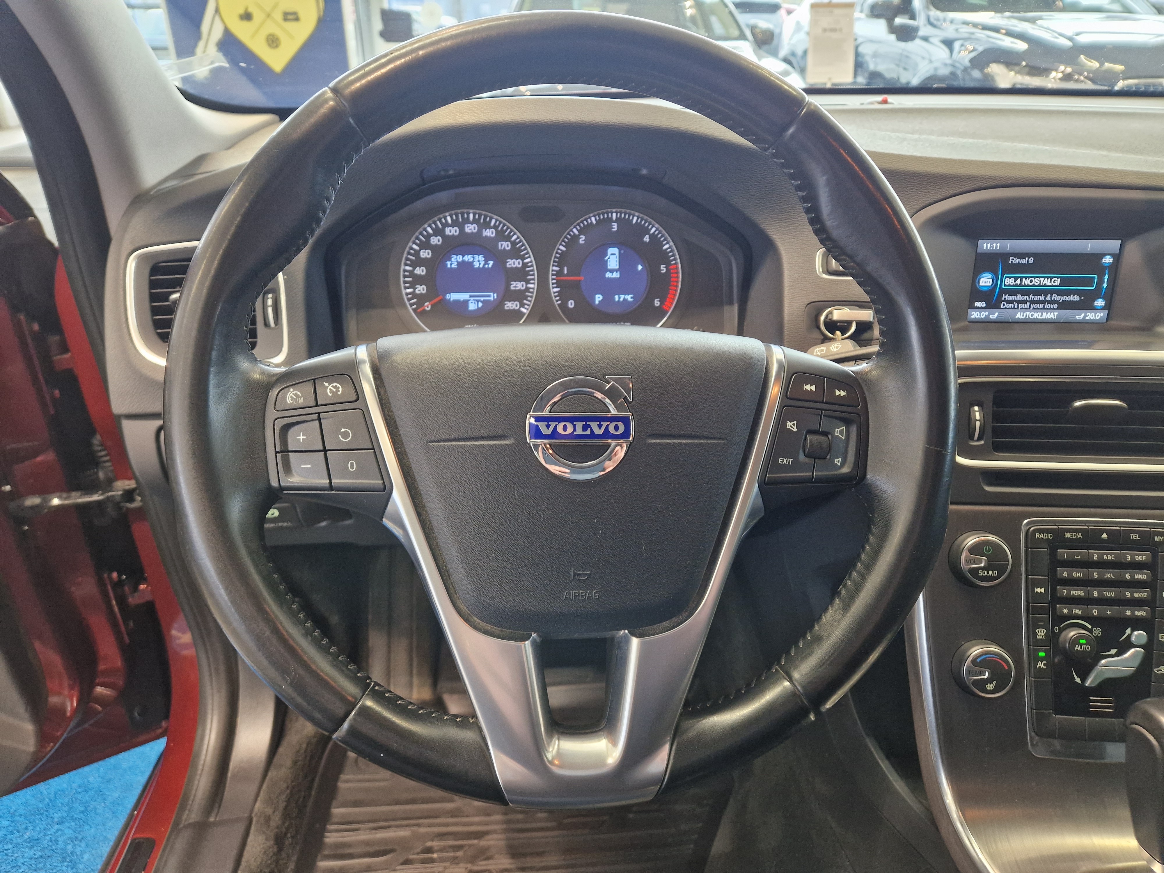 VOLVO V60 2011