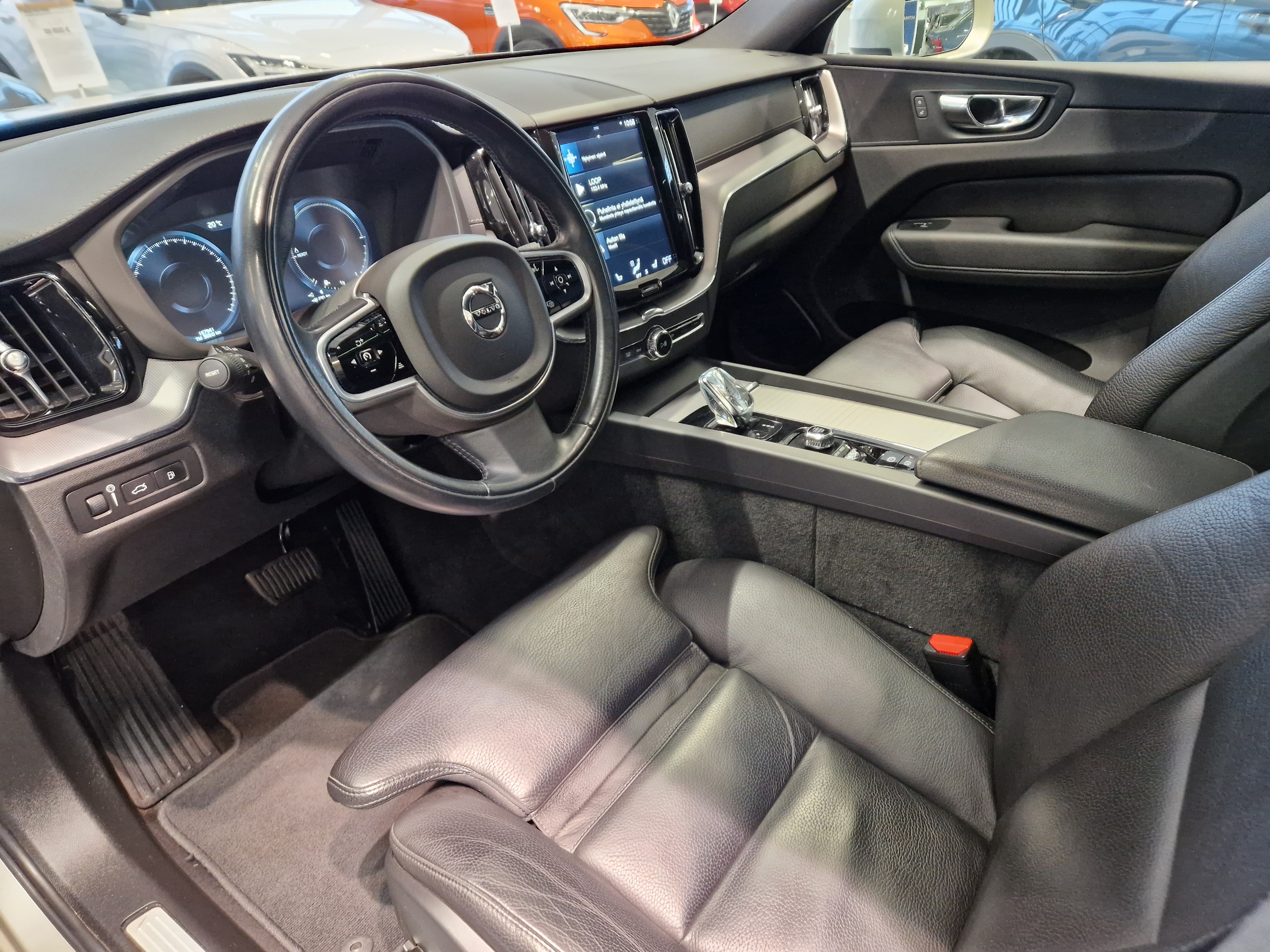 VOLVO XC60 2020