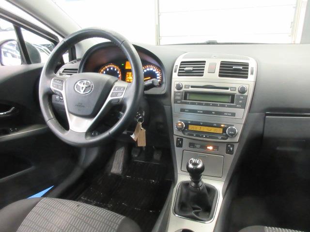 TOYOTA Avensis 2011