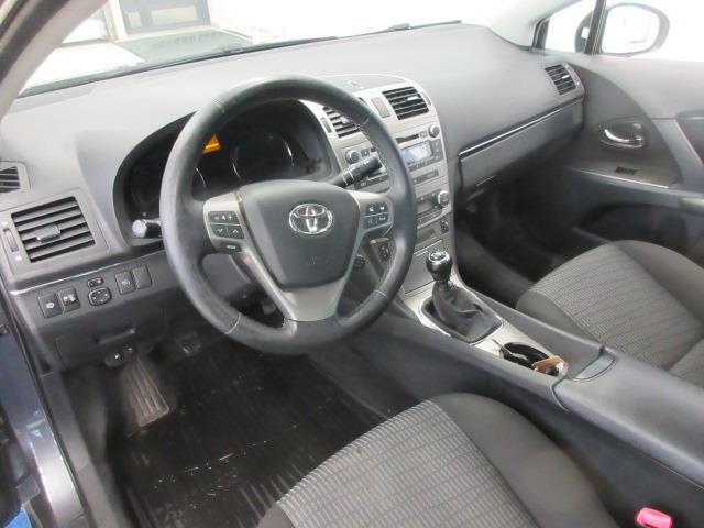 TOYOTA Avensis 2011