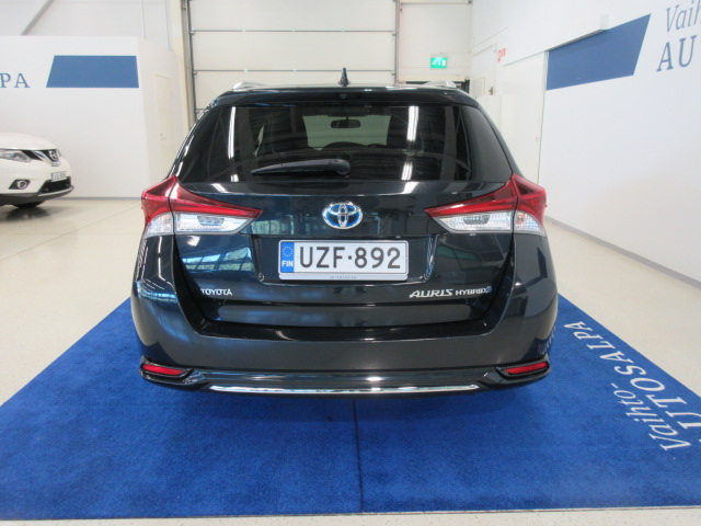 TOYOTA Auris 2015