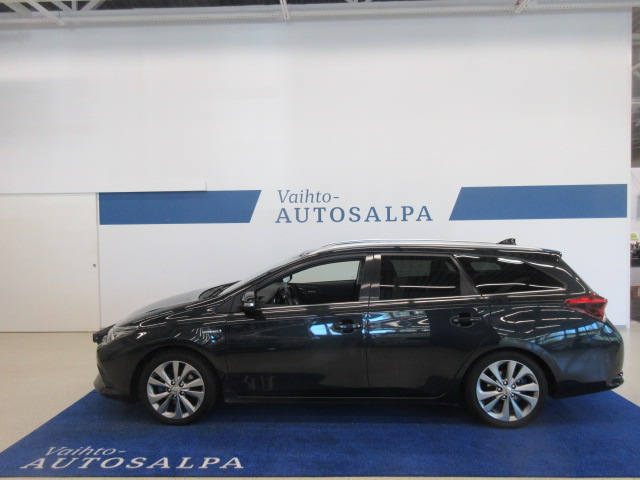 TOYOTA Auris 2015